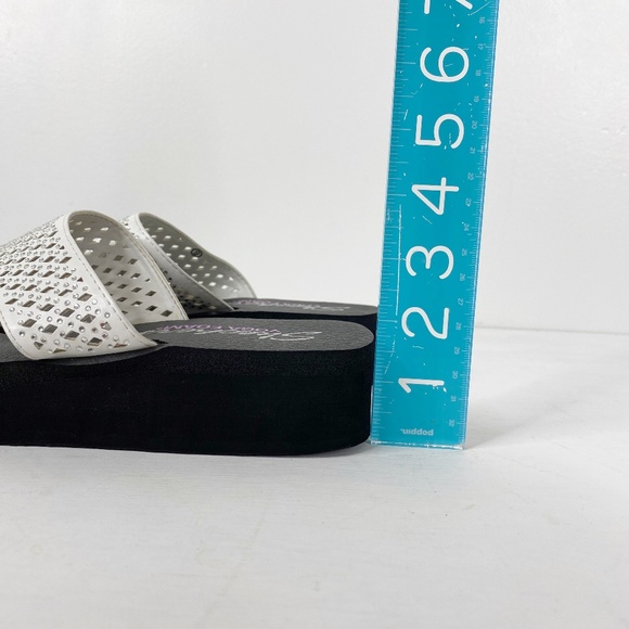 Skechers Yoga Foam White Rhinestone Platform Flip Flop Sandals Sz 9 - Picture 5 of 12